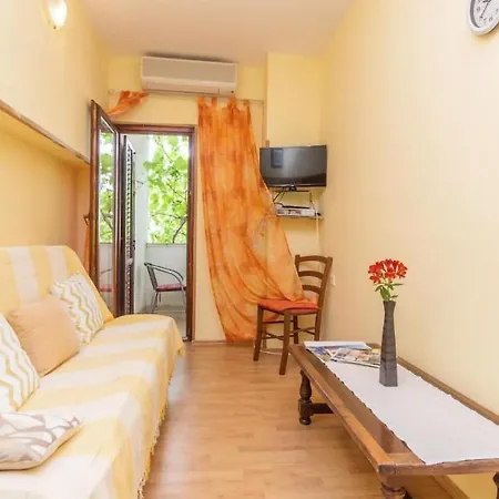 Apartman Awesome Apartment In Biograd With Wifi *