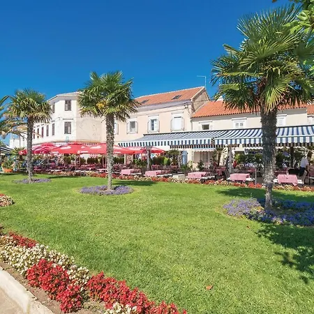 Awesome Apartment In Biograd With Wifi Apartman *