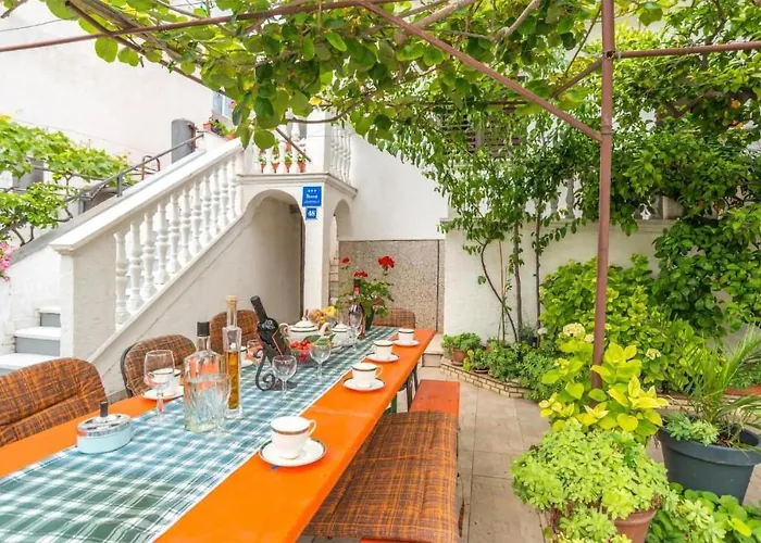 Apartman Awesome Apartment In Biograd With Wifi *