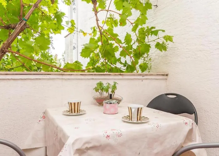 Awesome Apartment In Biograd With Wifi Apartman *