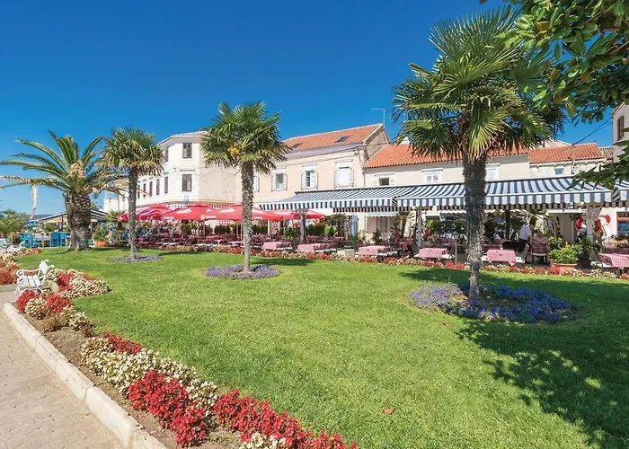 Awesome Apartment In Biograd With Wifi Apartman *