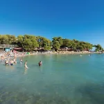 1 Bedroom Cozy Apartment In Biograd Opatijski Torovi