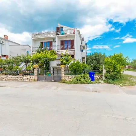 Awesome Apartment In Biograd With Wifi Appartamento *