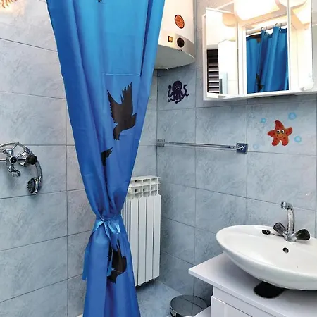 1 Bedroom Cozy Apartment In Biograd * Opatijski Torovi