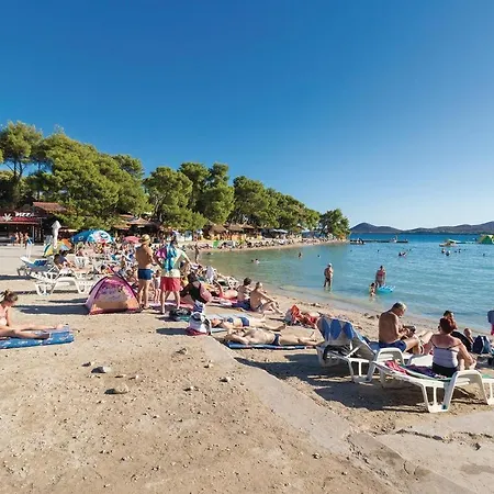1 Bedroom Cozy Apartment In Biograd