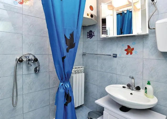 Awesome Apartment In Biograd With Wifi * Opatijski Torovi